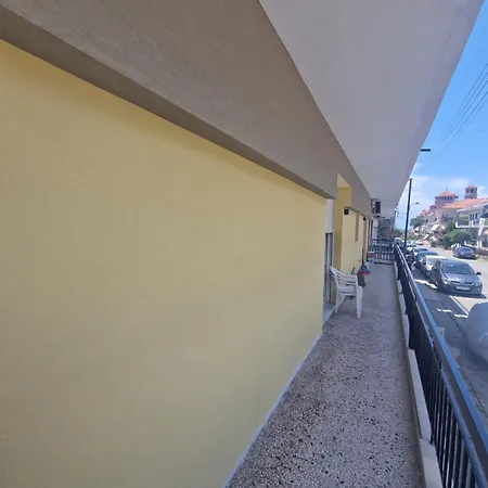 Konstantinos Apartment Nea Moudania Exterior foto